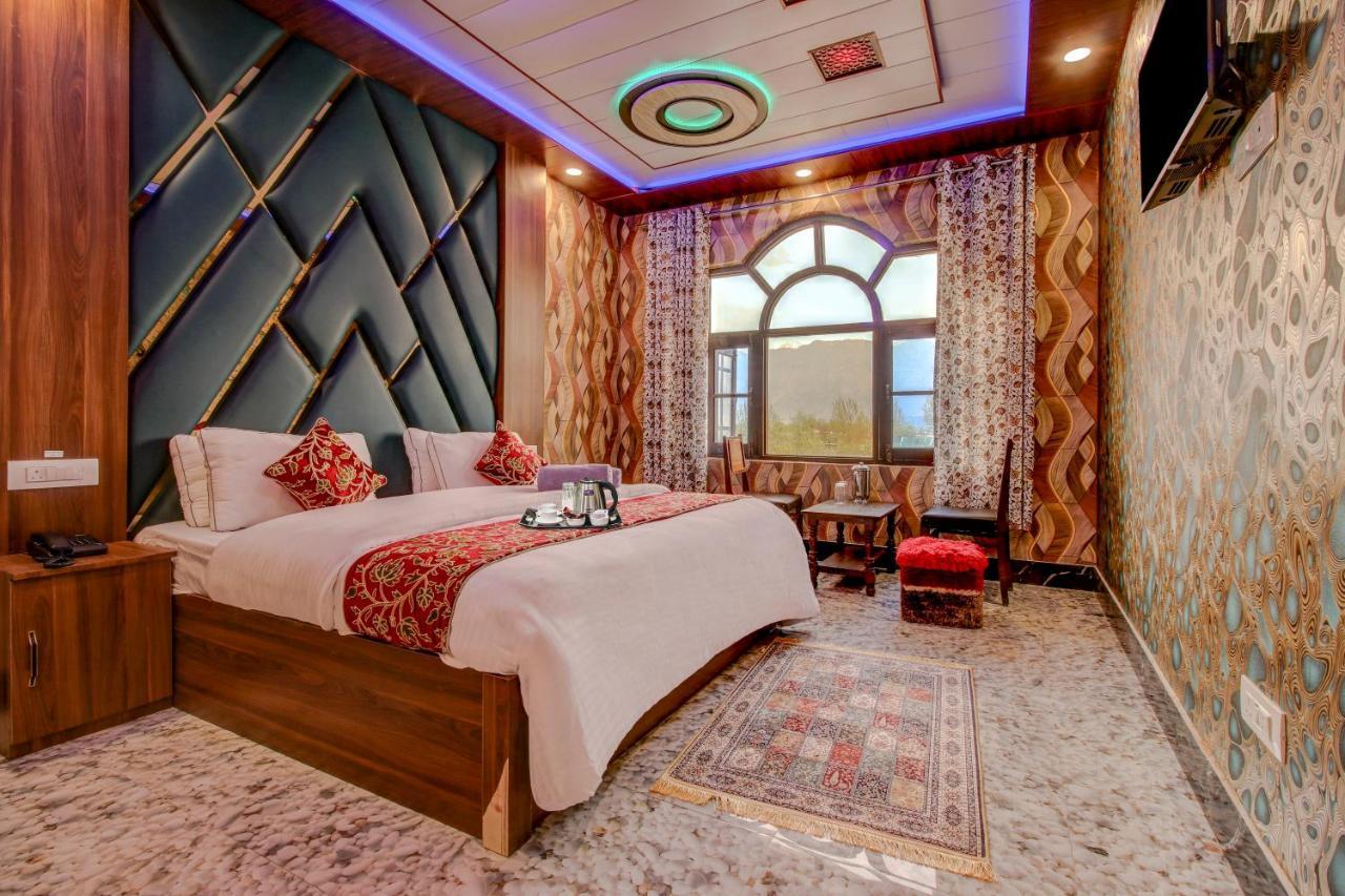 Hotel Royal Hameed Srīnagar Szoba fotó